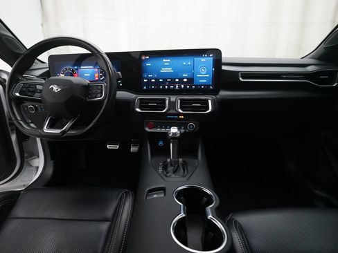 Used 2025 Ford Mustang Premium RWD image 5