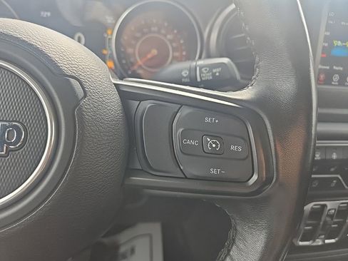 Used 2021 Jeep Gladiator Sport AWD/4WD image 19