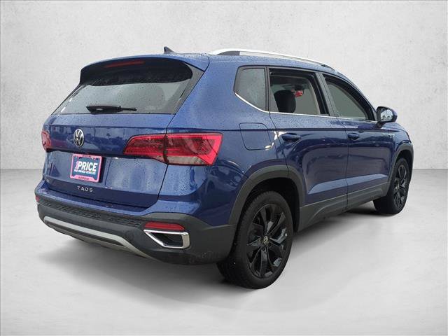 Used 2023 Volkswagen Taos SE w/ Panoramic Sunroof Package FWD image 5