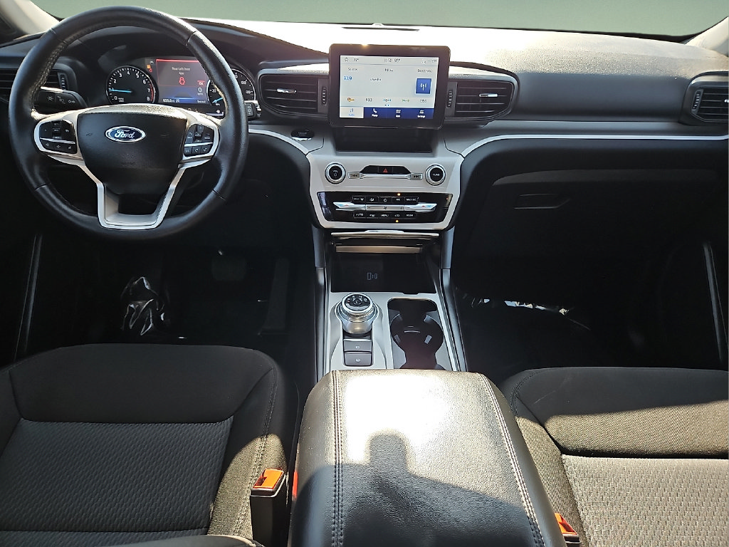 Used 2024 Ford Explorer XLT RWD image 15