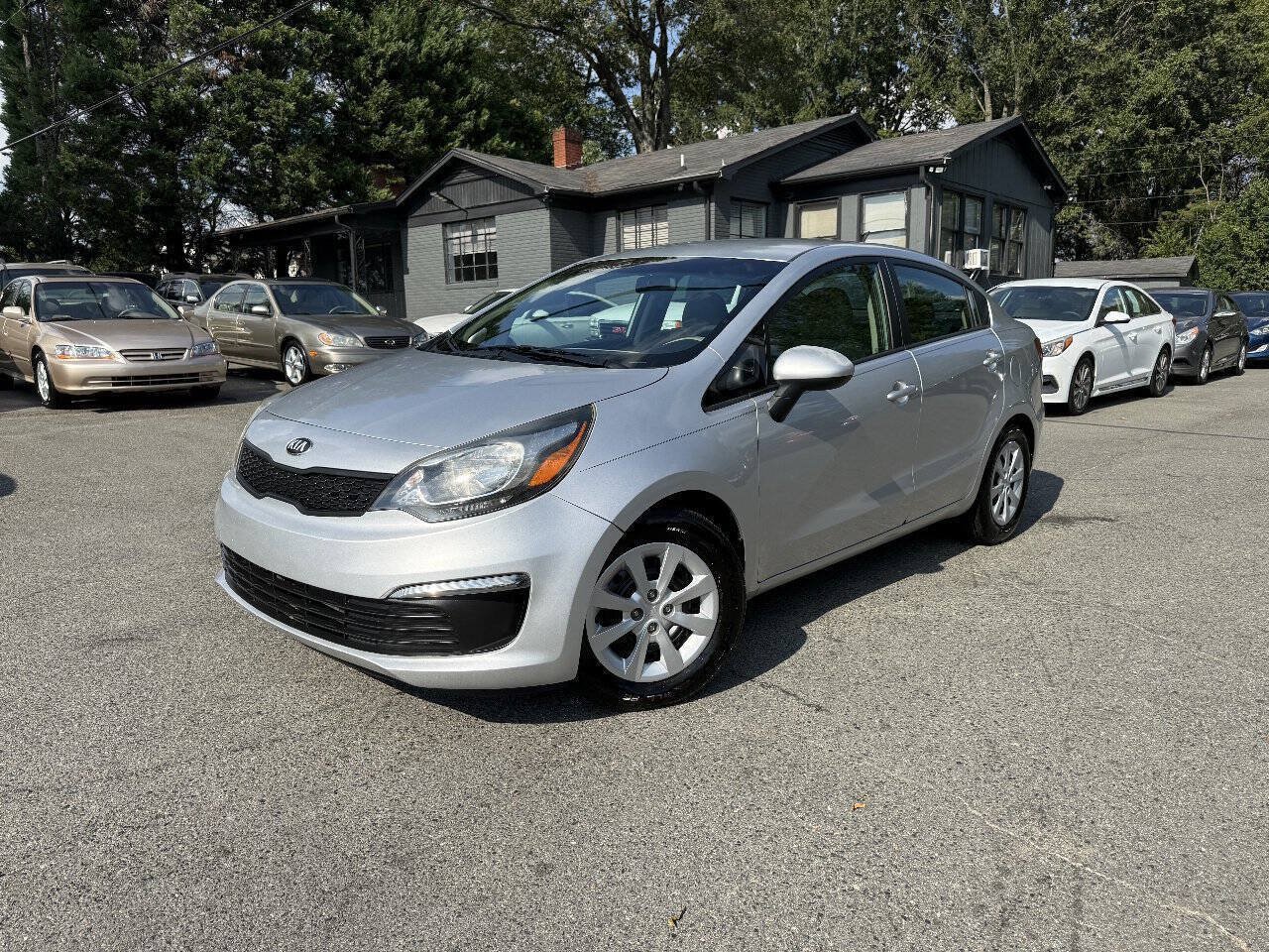 Used 2016 Kia Rio LX FWD image 1