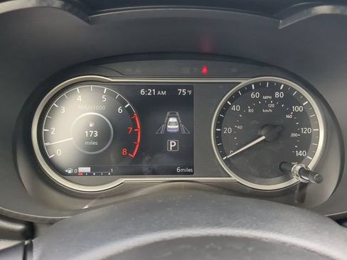 Used 2025 Nissan Versa SR w/ Trunk Package FWD image 25