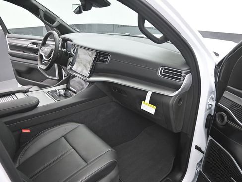 New 2026 Jeep Grand Wagoneer L Base image 19