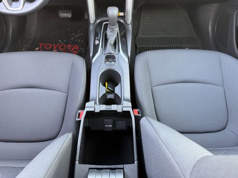 Certified 2022 Toyota Corolla Cross LE image 28