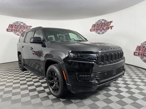 Used 2025 Jeep Wagoneer Series II AWD/4WD image 9
