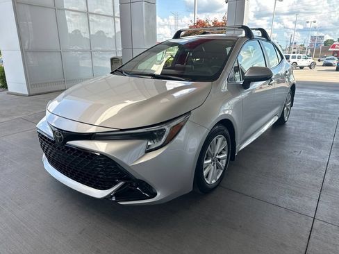 Certified 2023 Toyota Corolla SE w/ SE Premium Package FWD image 4