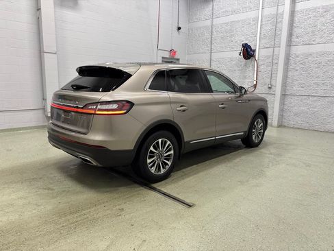 Used 2019 Lincoln Nautilus Select AWD/4WD image 4
