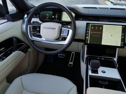 New 2025 Land Rover Range Rover SE image 15