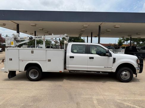 Used 2022 Ford F350 XL w/ Power Equipment Group AWD/4WD image 3