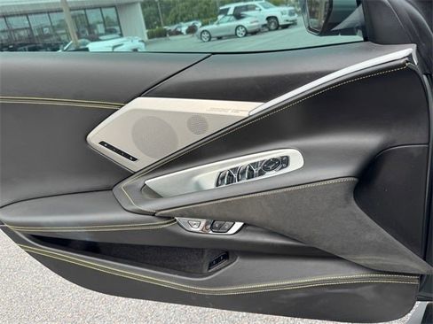Used 2022 Chevrolet Corvette Stingray Premium Conv w/ Z51 Performance Package image 16