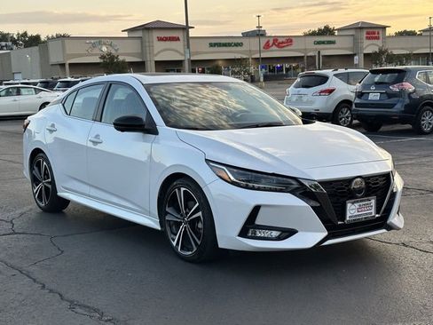 Certified 2023 Nissan Sentra SR w/ SR Premium Package image 3