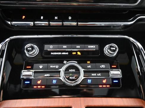 Used 2018 Lincoln Navigator Reserve w/ Technology Package AWD/4WD image 31