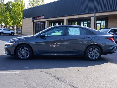 Certified 2024 Hyundai Elantra SEL FWD image 10
