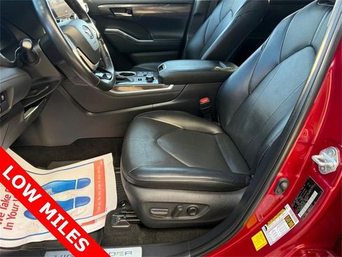 Used 2023 Toyota Highlander Limited image 30
