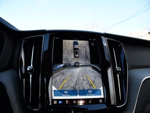 Certified 2025 Volvo XC60 B5 Plus w/ Climate Package image 13