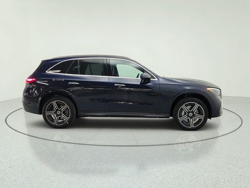 Used 2023 Mercedes-Benz GLC 300 4MATIC image 4