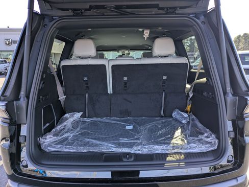 New 2026 Jeep Grand Wagoneer 2WD image 24