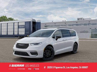 New 2025 Chrysler Pacifica Limited