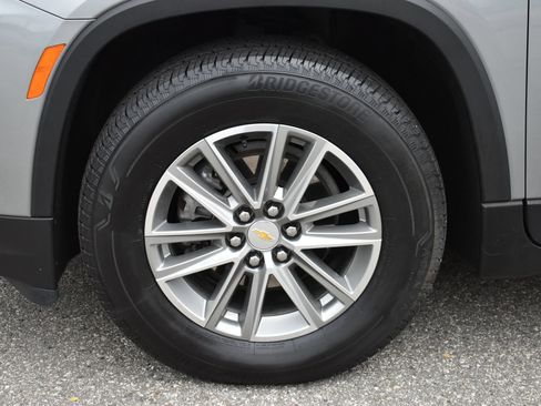 Used 2023 Chevrolet Traverse LT FWD image 10