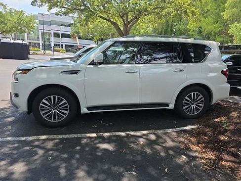 Used 2023 Nissan Armada SL w/ Captain's Chairs Package RWD image 9