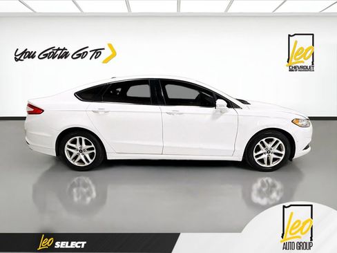 Used 2013 Ford Fusion SE FWD image 4