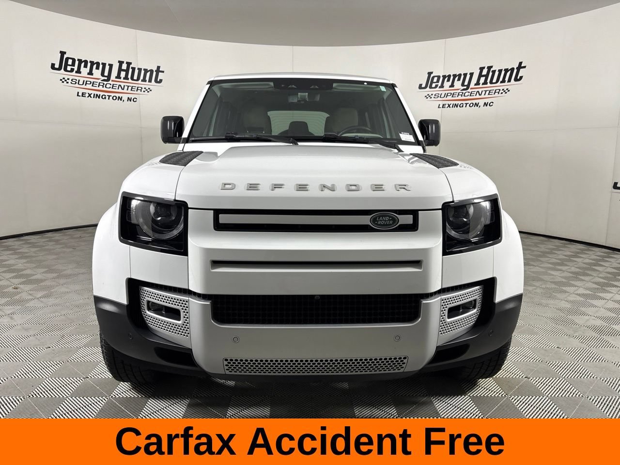 Used 2024 Land Rover Defender 110 S AWD/4WD image 3