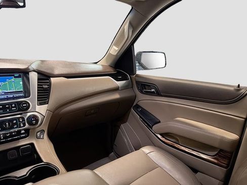 Used 2020 GMC Yukon XL SLT image 25