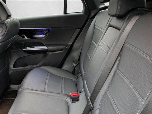 Used 2023 Mercedes-Benz GLC 300 4MATIC image 14