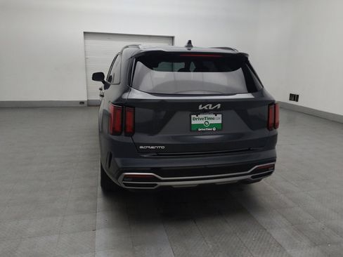 Used 2023 Kia Sorento S image 6