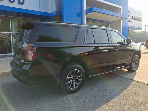 Used 2023 Chevrolet Suburban Z71 w/ Luxury Package AWD/4WD image 6
