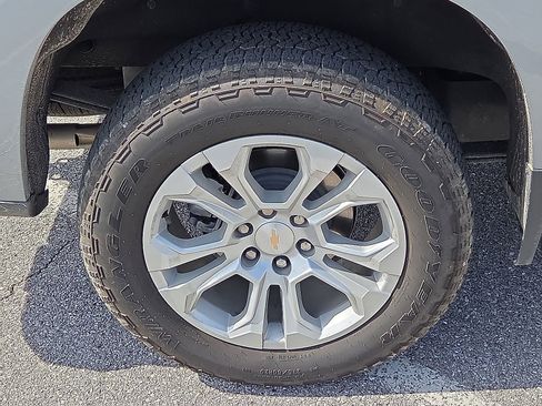 Used 2025 Chevrolet Silverado 1500 LTZ image 7