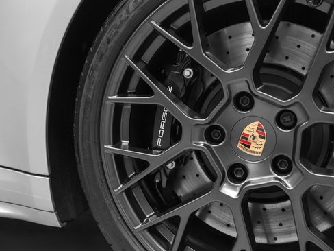 Certified 2026 Porsche 911 Carrera GTS RWD image 18
