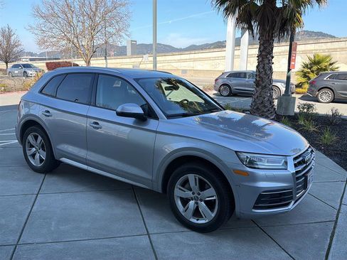 Used 2018 Audi Q5 Premium w/ Convenience Package image 5