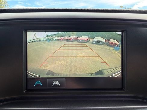 Used 2018 Chevrolet Silverado 1500 Custom w/ Custom Value Package AWD/4WD image 18