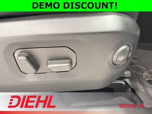 New 2025 Jeep Gladiator Sport image 14