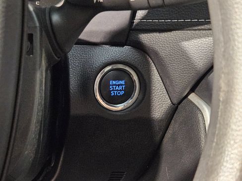 Used 2021 Toyota RAV4 XLE FWD image 33