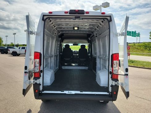 Used 2025 RAM ProMaster 3500 w/ Convenience Group FWD image 9