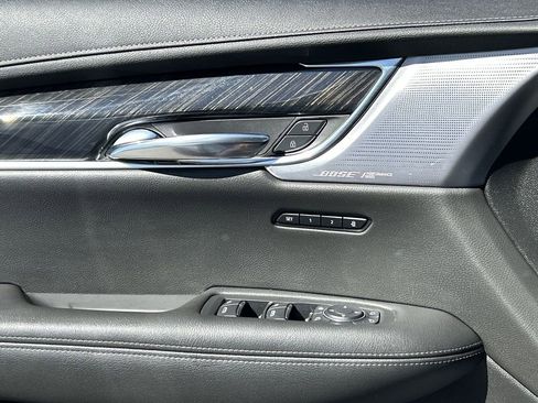 Used 2020 Cadillac XT6 Premium Luxury image 24