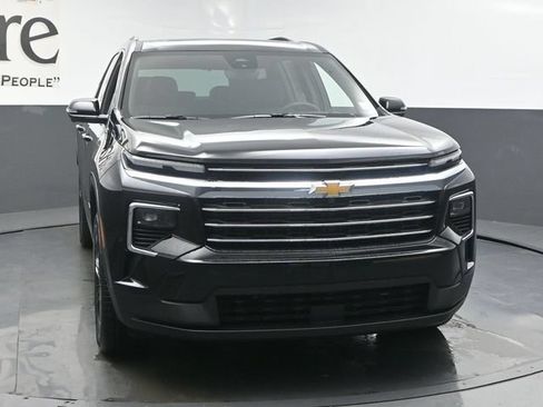 New 2027 Chevrolet Traverse LT w/ Sun and Wheel Package FWD image 30