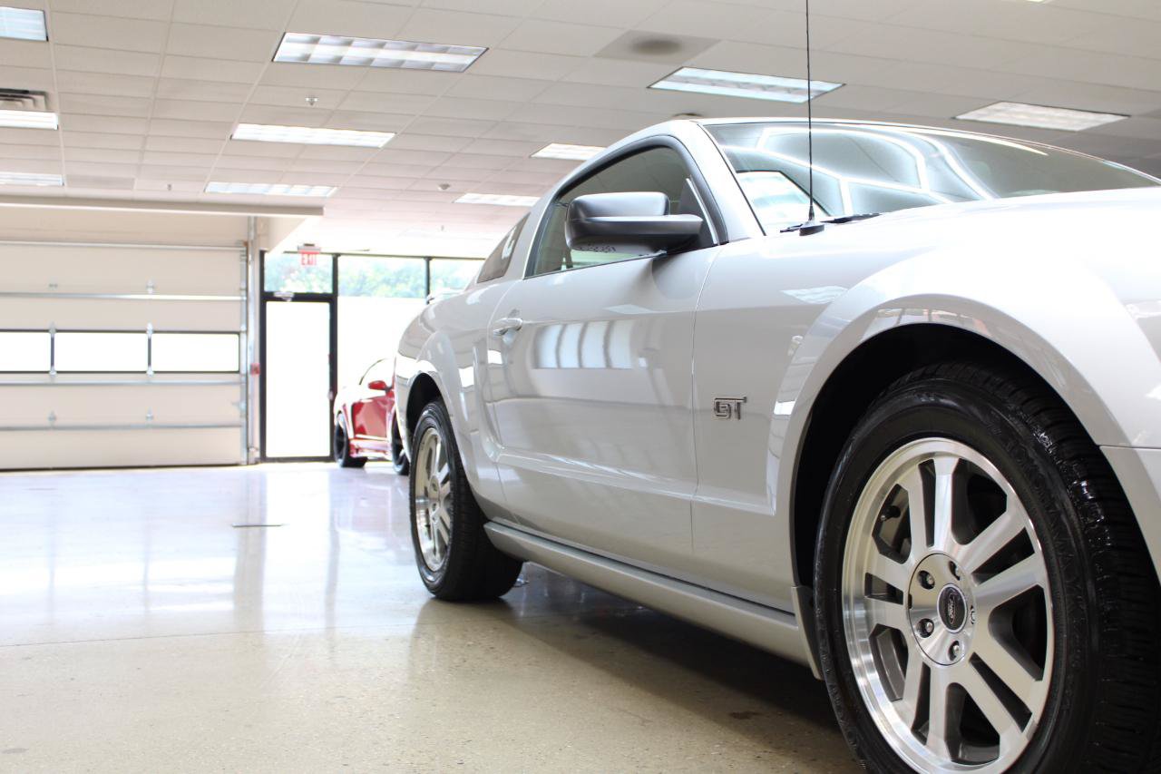 Used 2005 Ford Mustang GT RWD image 10