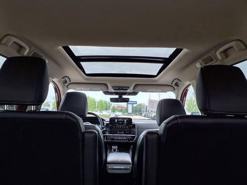 Used 2023 Nissan Pathfinder SL w/ SL Premium Package FWD image 29