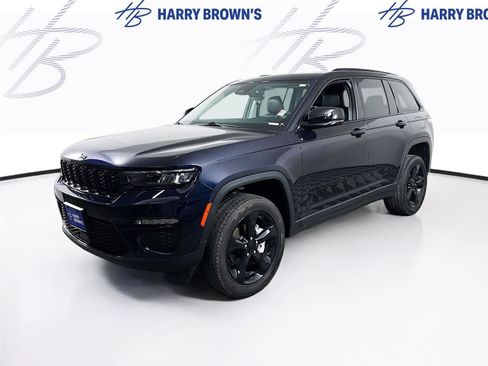 Used 2024 Jeep Grand Cherokee Limited w/ Black Appearance Package AWD/4WD image 1