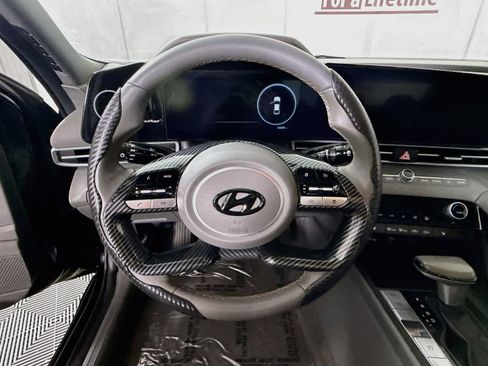 Used 2023 Hyundai Elantra SEL w/ Convenience Package FWD image 19