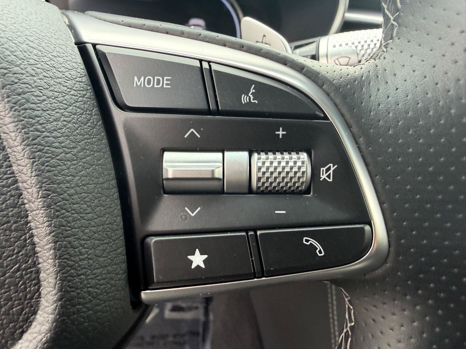 Used 2026 Genesis G70 2.5T RWD image 15