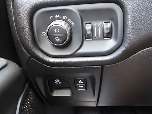 New 2026 RAM 1500 Big Horn AWD/4WD image 18