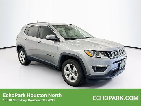 Used 2018 Jeep Compass Latitude w/ Popular Equipment Group AWD/4WD image 1