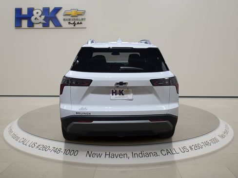 New 2026 Chevrolet Equinox LT w/ Convenience Package II FWD image 5