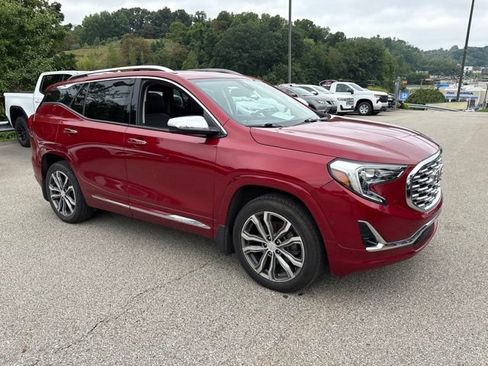 Used 2019 GMC Terrain Denali w/ Advanced Safety Package AWD/4WD image 5