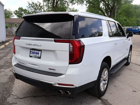 Used 2025 GMC Yukon XL Denali AWD/4WD image 7