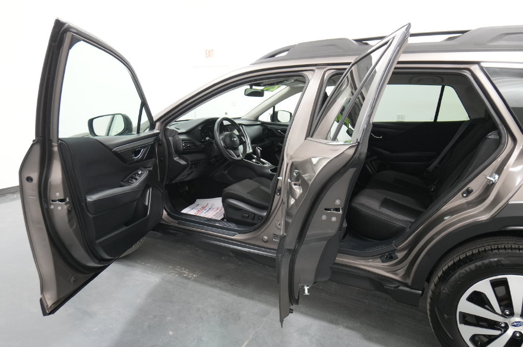 Used 2024 Subaru Outback Premium AWD/4WD image 20